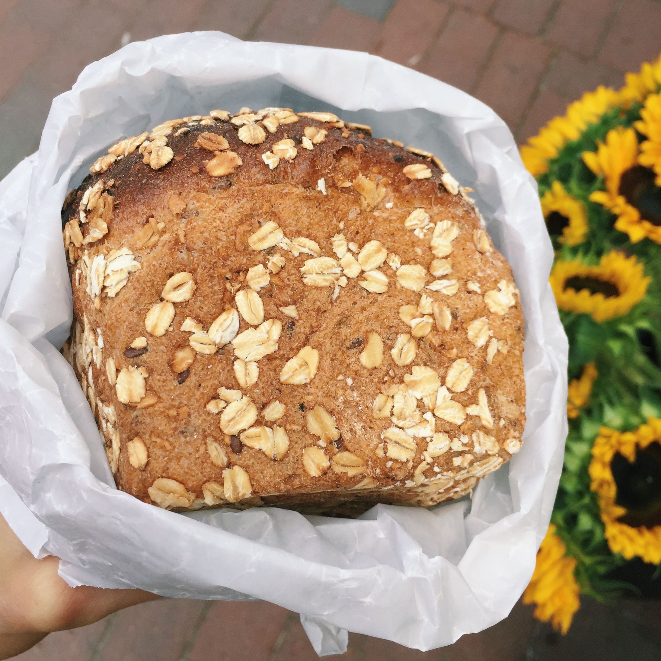 KellyToups_WholeGrainBread_IggysBakery.jpg